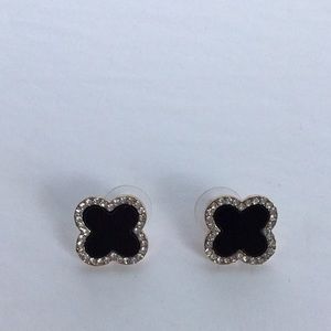 Stylish high end look earrings